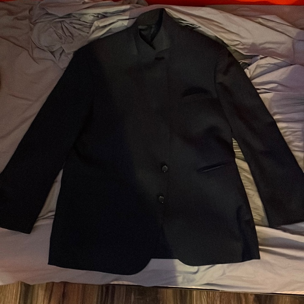 I am selling a leather business jacket